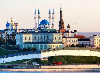 Казань: скульптурная выставка «Болезнь молодых, или Жизнь с болью»